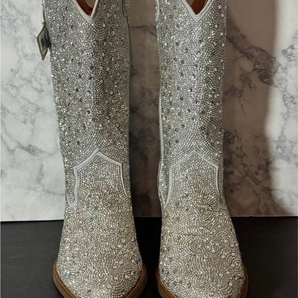 Dingo Women's Glittering Silver Heeled Boots - Picture 3 of 5